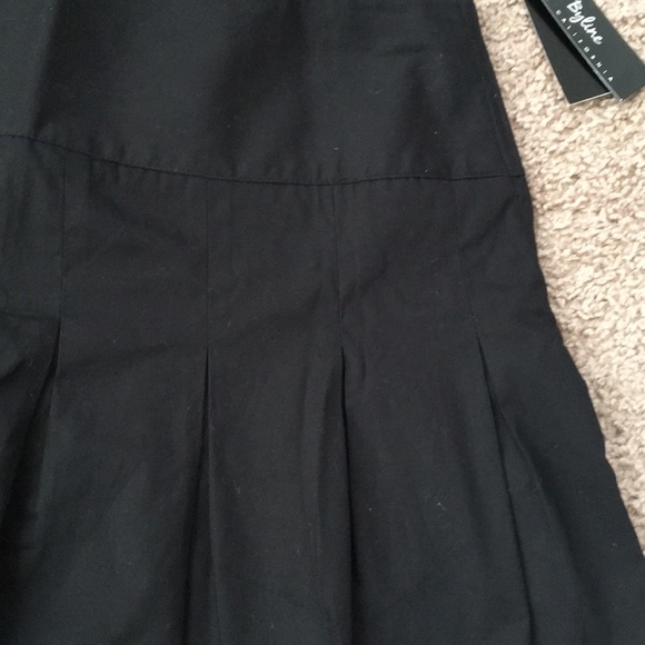 Pleated Skirt - Picture 3 of 4